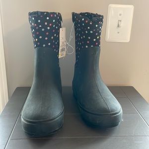 NWT Black/ polka dot Cat & Jack water resistant rain/snow boots in sz Big Kid 6